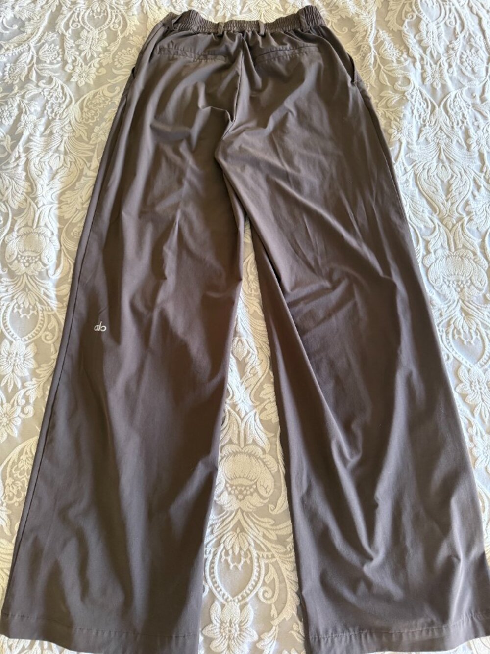 GUC Alo Yoga High Waist Pursuit Trousers Sz S - Picture 4 of 6